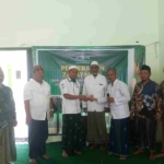 Usaha Beras Nusantara, MWC LPNU Kejayan Serahkan Zakat Mal ke Lazisnu Pasuruan